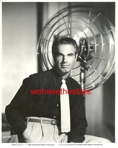 RETRATO PUBLICITARIO VINTAGE Charles Korvin + AUTÓGRAFO - BASTANTE GUAPO '46 - Imagen 1 de 2