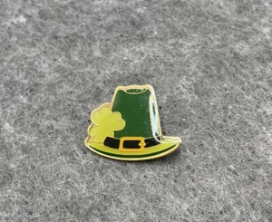St. Patrick's Day grüner Hut goldfarben Mode Brosche unmarkiert - Bild 1 von 2