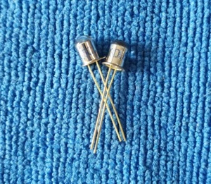20 PIEZAS Nuevo 3DU5 3DU5C Fototransistor de Silicio Transistor Transistor 2 Pies Paquete de Metal - Imagen 1 de 1