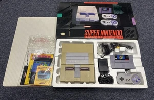 Super Nintendo SNES Konsole komplett in OVP CIB Super Mario World - Bild 1 von 9