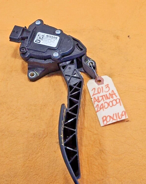 2013- 2018 NISSAN ALTIMA GAS ACCELERATOR PEDAL 180023TA0B OEM - Image 1 of 1