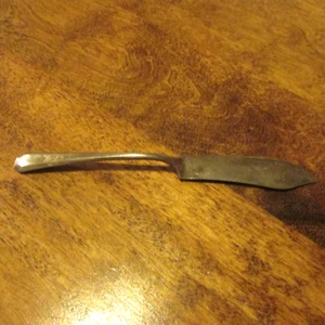 Antico coltello burro vintage brevettato 14 giugno 1920 WM Rogers AA MFG co - Foto 1 di 1