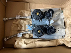 Acorn 2590-150-001 Hot & Cold Plastic Solenoid Op .5 Gpm Valve Assembly W/Plate - Picture 1 of 12