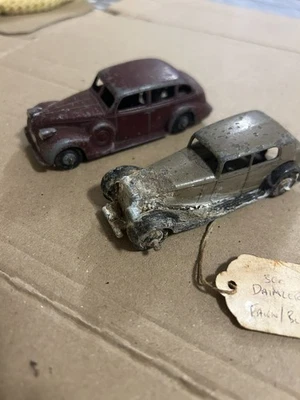 Coche de colección Dinky Toys 39a Packard Super 8 Tourer 1947-1950 y un coche Daimler  Foto 1 de 4