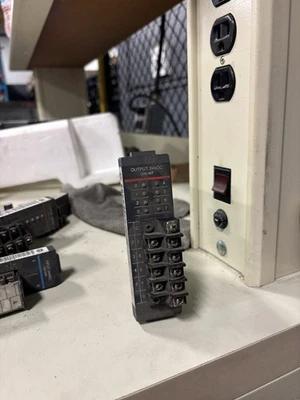 SIEMENS Instruments 305-10T 5-28VDC 0.5A Output Module TI USED - Image 1 of 2