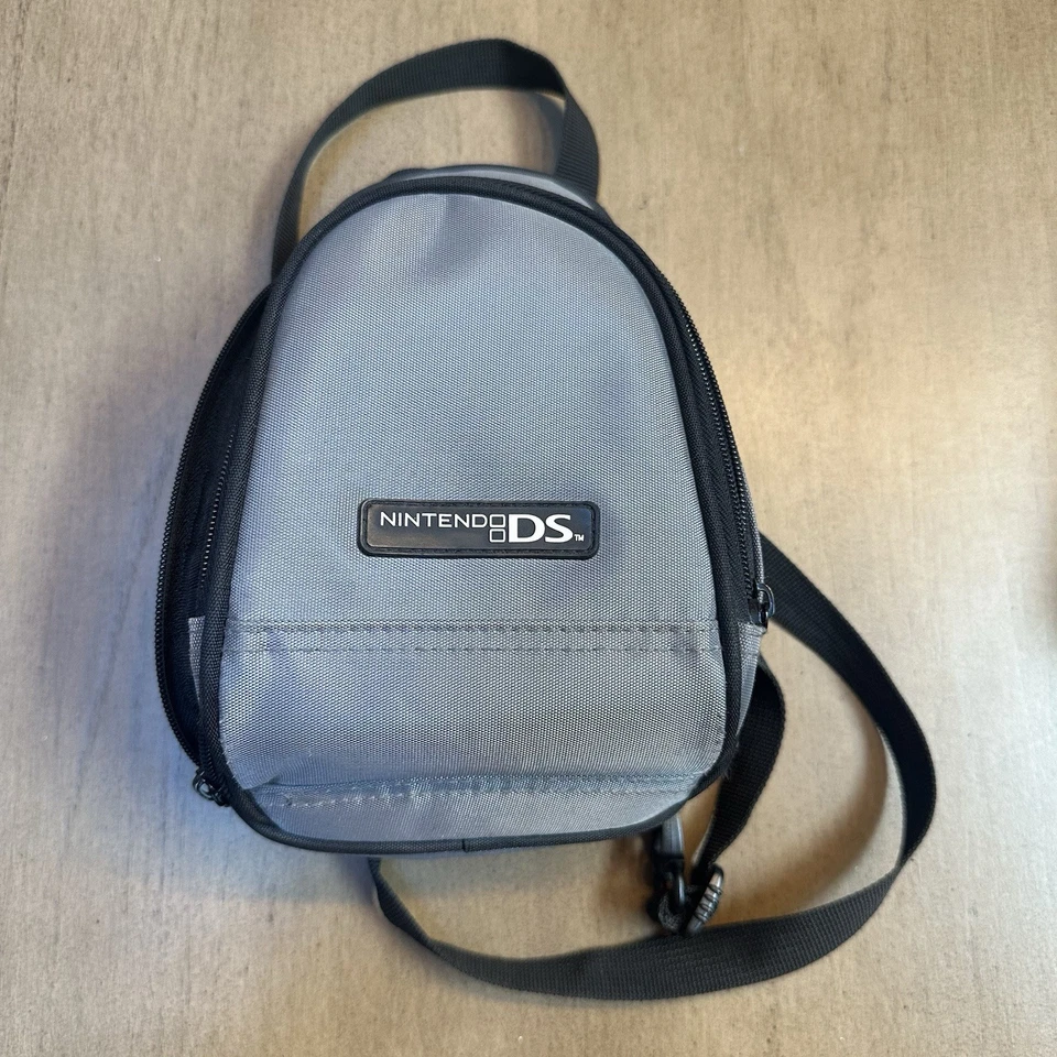 Mini Mochila Nintendo DS Estuche de Transporte de Viaje Gris Negro Bolso Foto 1 de 4