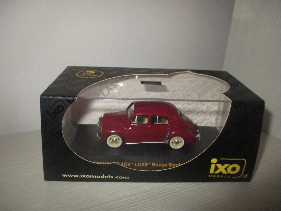 RENAULT 4CV LUXE ROUGE 1951 IXO MODELS CL-C039 SCALA 1:43 - Immagine 1 di 1