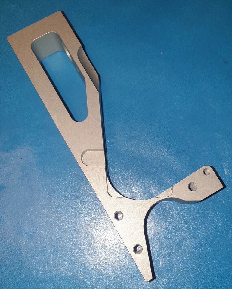 Serpent F180 301035 Central Rear Bracket Aluminium - Image 1 of 1
