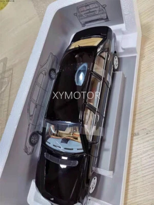 SunStar 1:18 Mercedes-Benz S Class S600 2000 Pullman Lengthen Diecast Model Car - Image 1 of 4