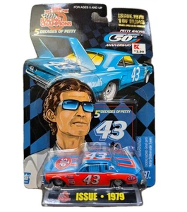 Racing Champions 5 Decades Of Petty #43 Edizione 1975 Scala 1:64 Die-cast NUOVO - Foto 1 di 2