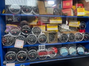 4cyl  6cyl  OR  8 cyl   STEWART WARNER TACHOMETER  5K   6k  8k  10K - Picture 1 of 12