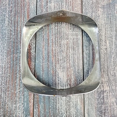 GM 1485309 1966 Cadillac cupé DeVille izquierda o derecha bisel de faros cromado inferior OEM Foto 1 de 4