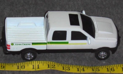 Ertl John Deere Pickup Crew Cab Farm Truck Die-cast Bed Plastic Cab  1/24 Scale - Image 1 of 4