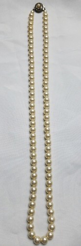 OFF WHITE Collana rara vintage Sarah Cov bianco sporco finta perla lunga chiusura fiore gioielli