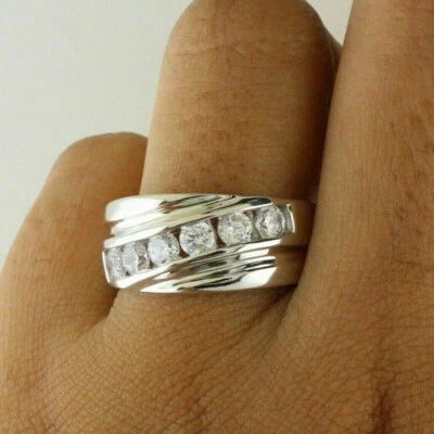 Anel de noivado masculino de moissanita real corte redondo 3 quilates folheado a ouro branco 14K - Imagem 1 de 4