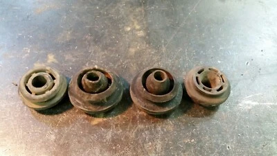 Suzuki Forenza 2004 2,0 L soportes de radiador de goma amortiguadores  Foto 1 de 4