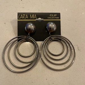 CARA MIA Clip On Earrings Silver tone hoop dangle vintage Jewelry - Picture 1 of 3