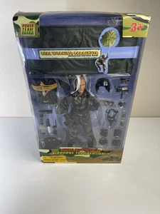 FIGURA DE ACCIÓN POWER TEAM ELITE WORLD PEACEKEEPERS AIRBORNE TROOPER (HALO) - Imagen 1 de 9