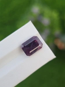 Piedra preciosa de zafiro color púrpura corte esmeralda sin tratar sin calefacción de Cachemira - Imagen 1 de 5