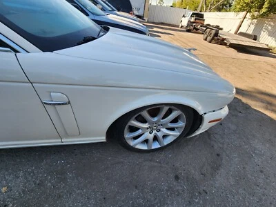 Jaguar XJ8 2008 2009 Vanden X358 Plas guardabarros derecho pasajero blanco Foto 1 de 2
