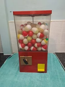 Vintage 80s Retro Coin Operated Outside Shop Vending machine - Picture 1 of 15