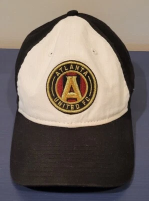 Sombrero clásico de sarga para hombre Atlanta United FC New Era 9TWENTY blanco/negro núcleo Foto 1 de 4