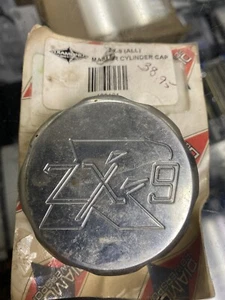 Kawasaki ZX-9R MASTER CYLINDER CAP All Years  #108121 - Bild 1 von 1