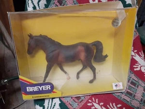 Cavallo Breyer in pensione #768 Shaded Bay Missouri Fox Trotter Iron Metal Chief - Foto 1 di 6