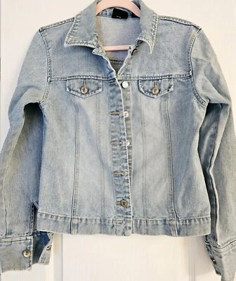Chaqueta vaquera NY & Company talla pequeña Foto 1 de 4