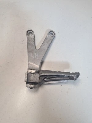 Clavija de pie trasera izquierda Yamaha FZR400R 1WG 1988-1994 Foto 1 de 4