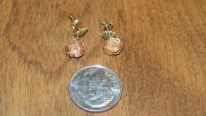 vtg 14 KT yellow gold small rose dangle pierced earrings 1.4 g - Bild 1 von 5