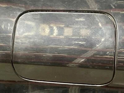 2011 宝马 528i 原始设备制造商后油箱门挡板黑色 668 2012-2016 — 第 1/4 张图片