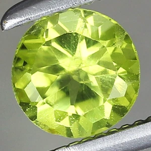 0.42ct t.w 4.7x4.7mm Round Natural Green Peridot Gemstone, Myanmar - Picture 1 of 4