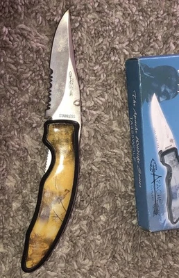 Apache Wildlife Series "Wolf Pocket Knife Stainless Sharp W Serrated Blade 4 1/2 - Image 1 of 4