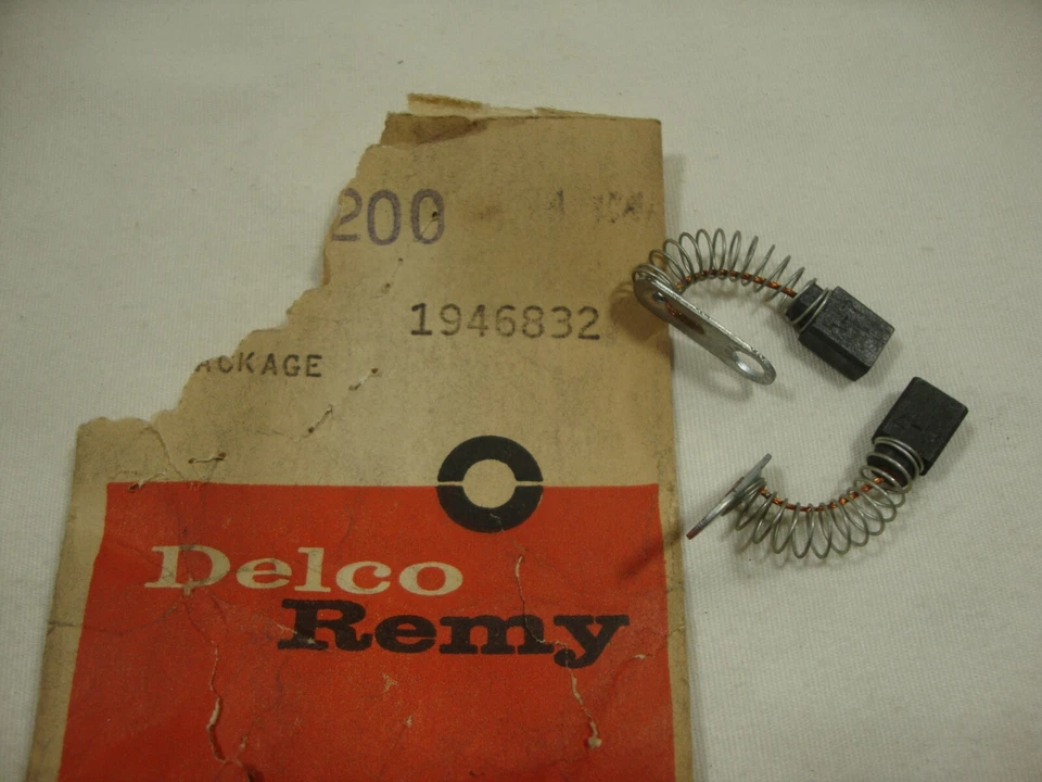 Delco Remy 1946832 Alternator brushes Mercruiser sterndrive Mercury 35200 - Image 1 of 1