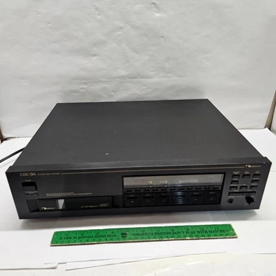 Nakamichi Vintage CDC-3A Compacto Leitor de Disco Trocador com 6 CD Reparo de Revista - Imagem 1 de 4