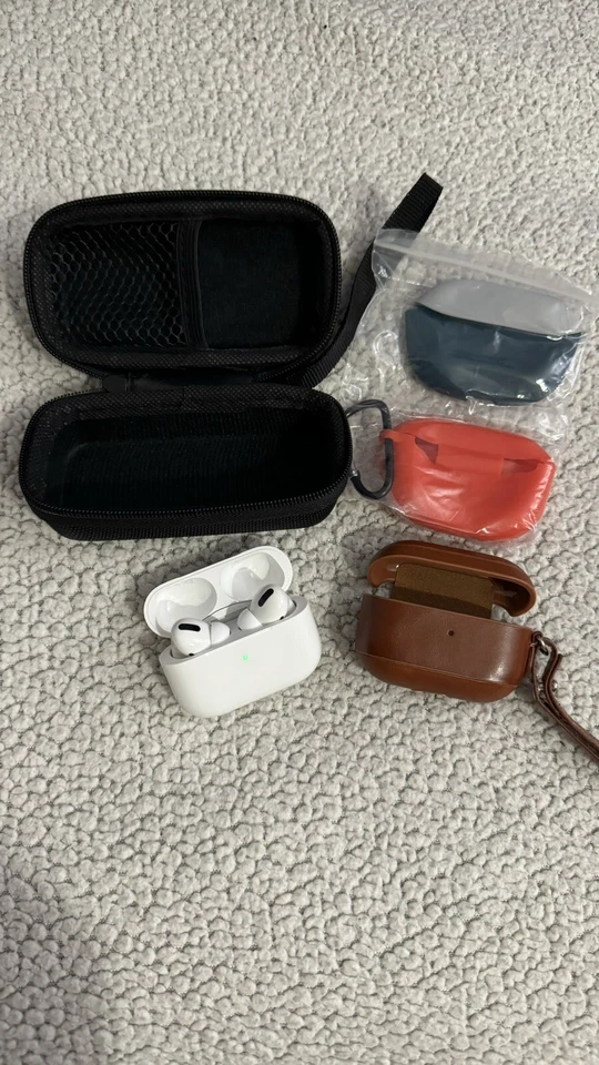 Apple AirPods Pro con Estuche de Carga Inalámbrico -100% APPLE- CAJA ORIGINAL - Imagen 1 de 1