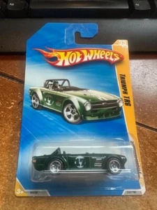 2009 Hot Wheels New Models Triumph TR6 #33 grün - Bild 1 von 1