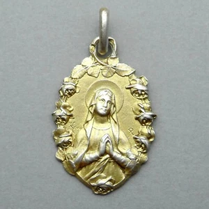 Antico ciondolo religioso in argento. Santa Vergine Maria. Medaglia grande. Fiori, rose - Foto 1 di 5
