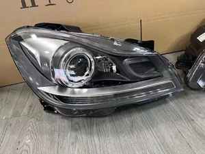 Mercedes Benz C-Class W204 Xenon Right headlight 2011-2013 EU - Picture 1 of 7