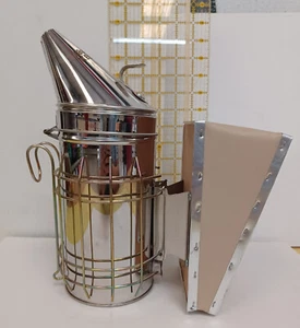 Stainless Steel Bee Hive Smoker with Heat Shield Beekeeping Equipment - Picture 1 of 5