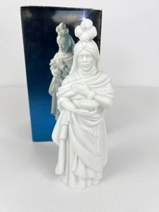 Avon Nativity Collectibles The Magi Kaspar Porcelain Figurine 1982 - Picture 1 of 6