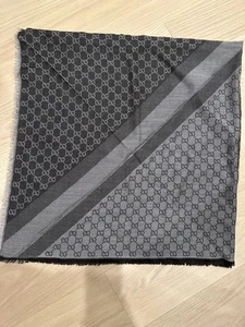 Gucci Authentic Large Scarve/shawl 80% Wool BNWT 140cm By 140cm - Picture 1 of 4