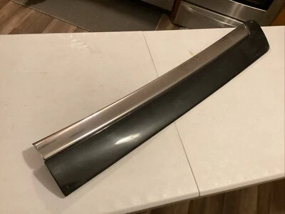 GMC YUKON XL 1500 2500 2000-06 CARROCERÍA MOLDURA PUERTA DELANTERA DERECHA MOLDURA Foto 1 de 4