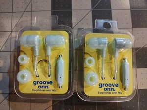 New Lot of 2 Groove Onn. Corded Earphones Earbuds With Mic & Ear Tips Blue - Picture 1 of 2