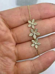 Brazalete de flores de lujo de diamantes de corte redondo de 2,5 quilates enchapado en oro amarillo de 14 quilates - Imagen 1 de 3