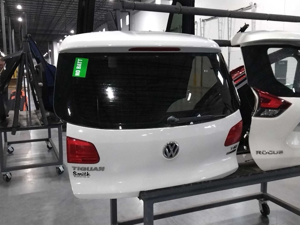 Alerón de maletero/portón trasero con cámara para 12-17 TIGUAN 461709 Foto 1 de 1