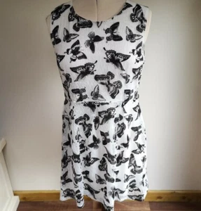 UK12 White Lace with Black/White Butterfly Dress(Mela London)wedding christening - Picture 1 of 8
