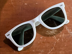 Vintage Ray Ban Bausch & Lomb B&L USA Wayfarer White Sunglasses 50mm