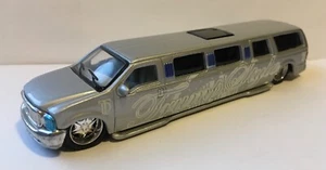 Donald Trump - Trump Style Maisto Die Cast Silver Ford Excursion XLT - Picture 1 of 6